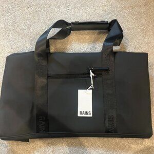 NWT RAINS Trail Gym Bag - Black